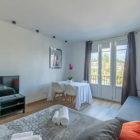 Appartement Beautiful Flat With Balcony